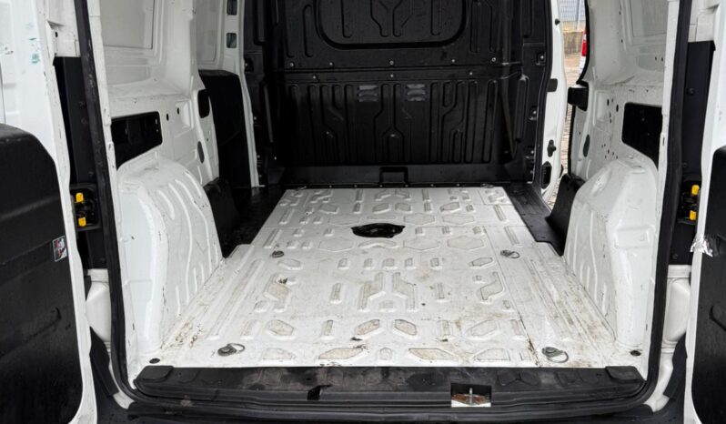 
								FIAT DOBLO MAX full									