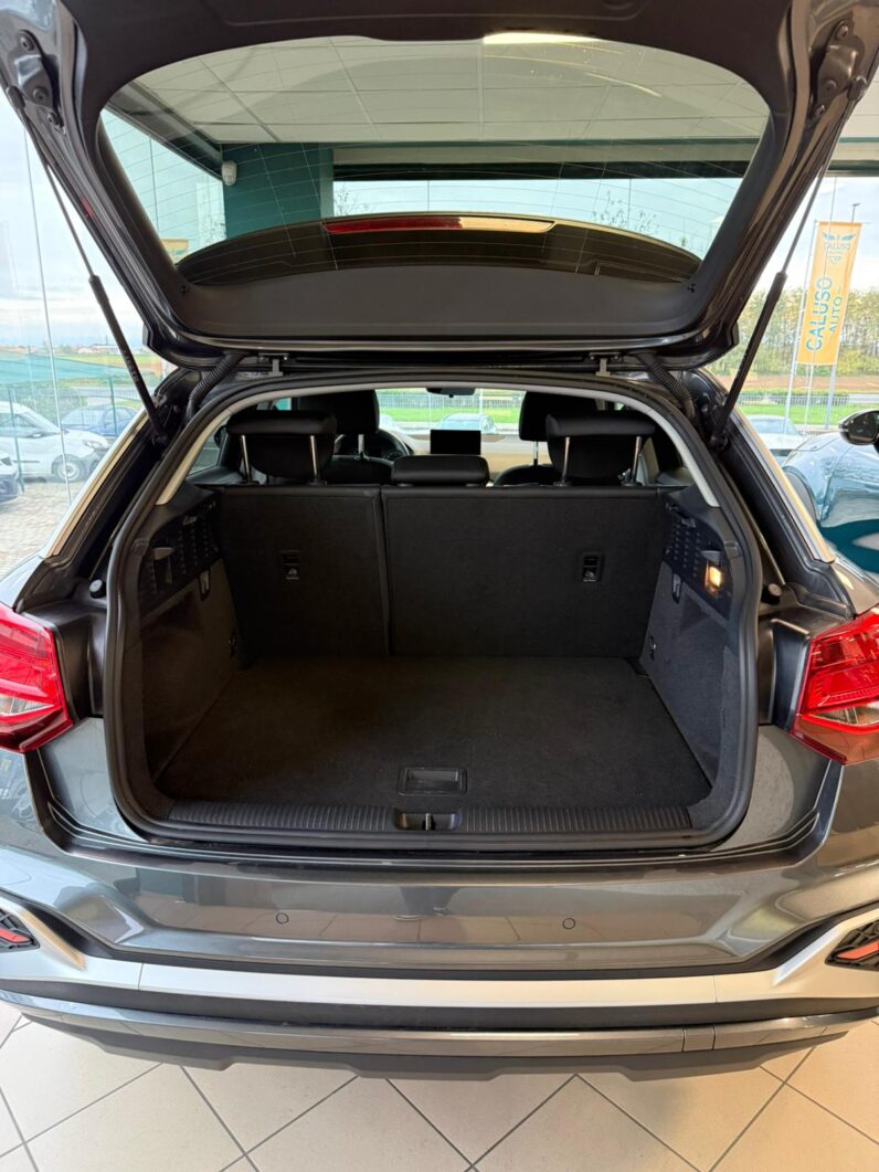 
								AUDI Q2 30 TFSI S LINE full									