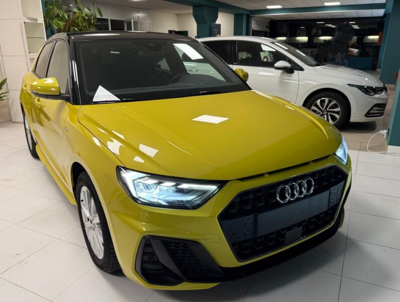 
								A1 SPORTBACK 30 1.0 TFSI S LINE full									