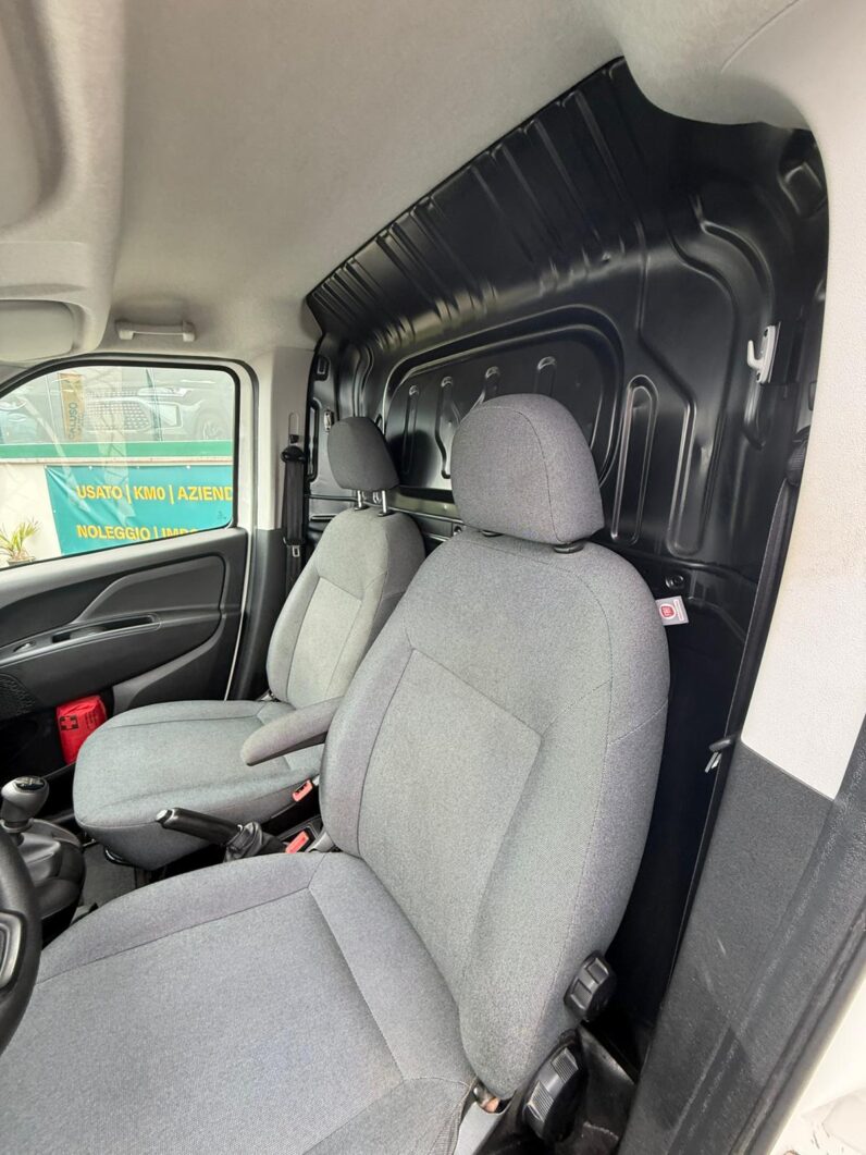 
								FIAT DOBLO MAX full									
