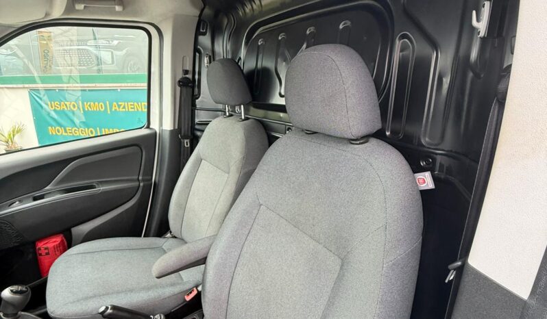 
								FIAT DOBLO MAX full									