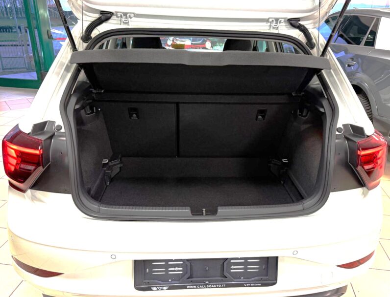 
								VOLKSWAGEN POLO STYLE full									