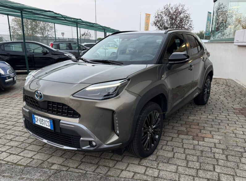 
								TOYOTA YARIS CROSS full									