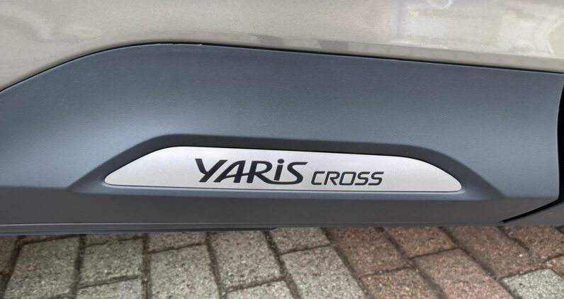 
								TOYOTA YARIS CROSS full									