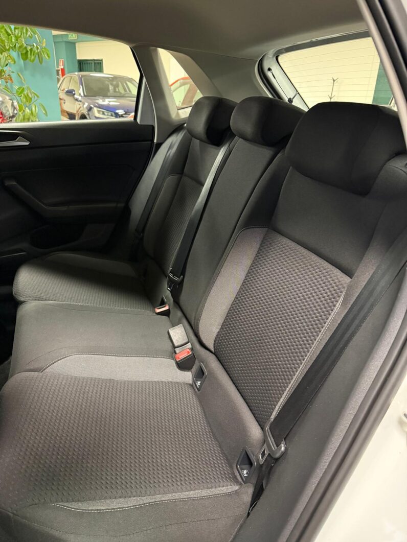 
								VOLKSWAGEN POLO STYLE full									