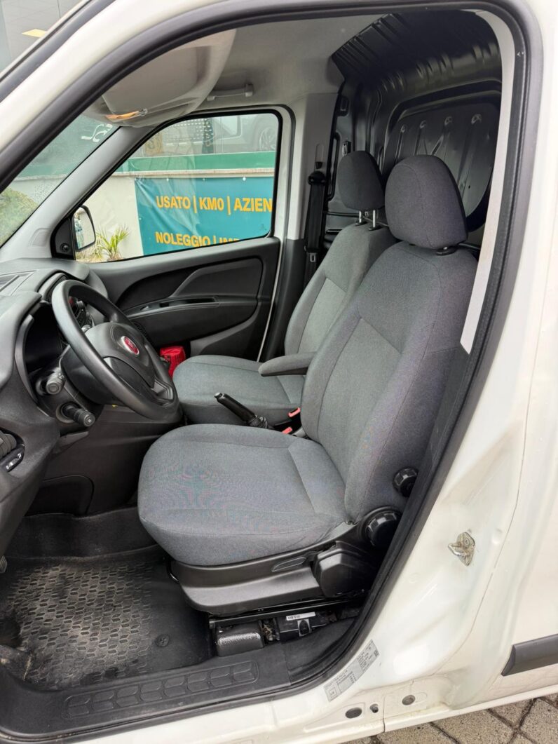
								FIAT DOBLO MAX full									