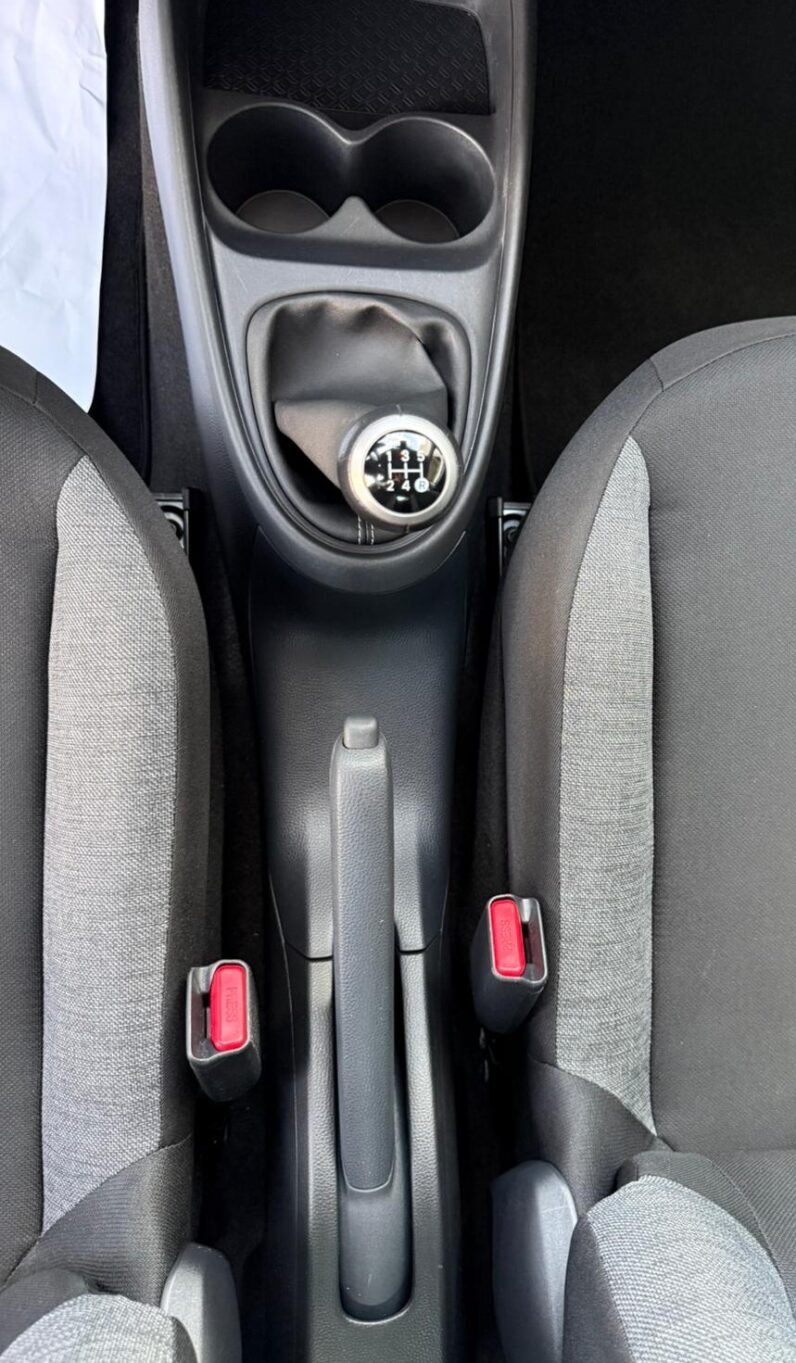 
								TOYOTA AYGO X BUSINESS full									