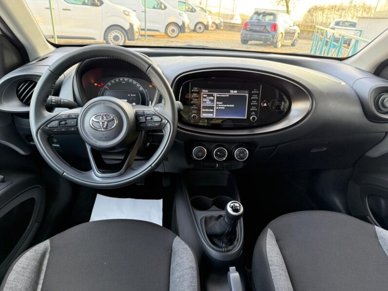
								TOYOTA AYGO X BUSINESS full									