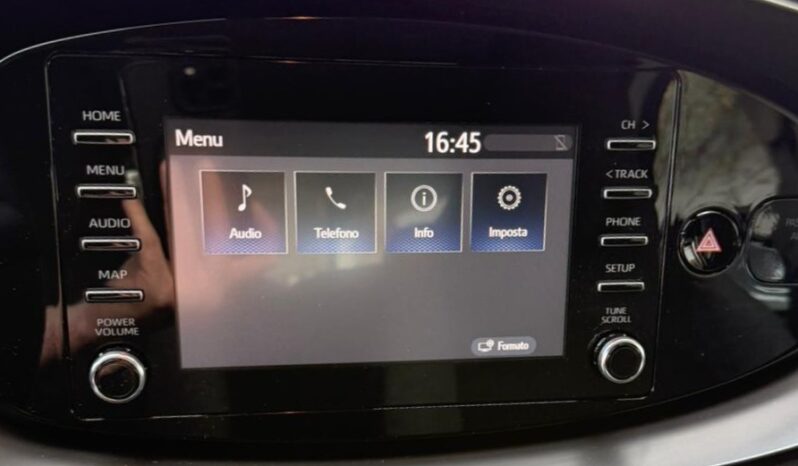 
								TOYOTA AYGO X BUSINESS full									