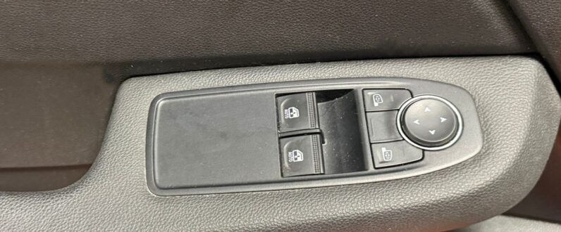 
								RENAULT CLIO EQUILIBRE full									