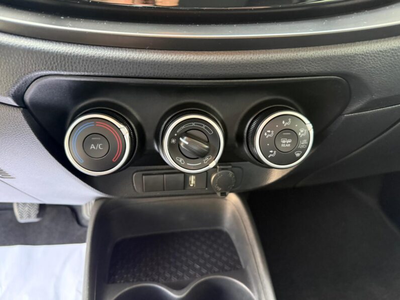 
								TOYOTA AYGO X BUSINESS full									