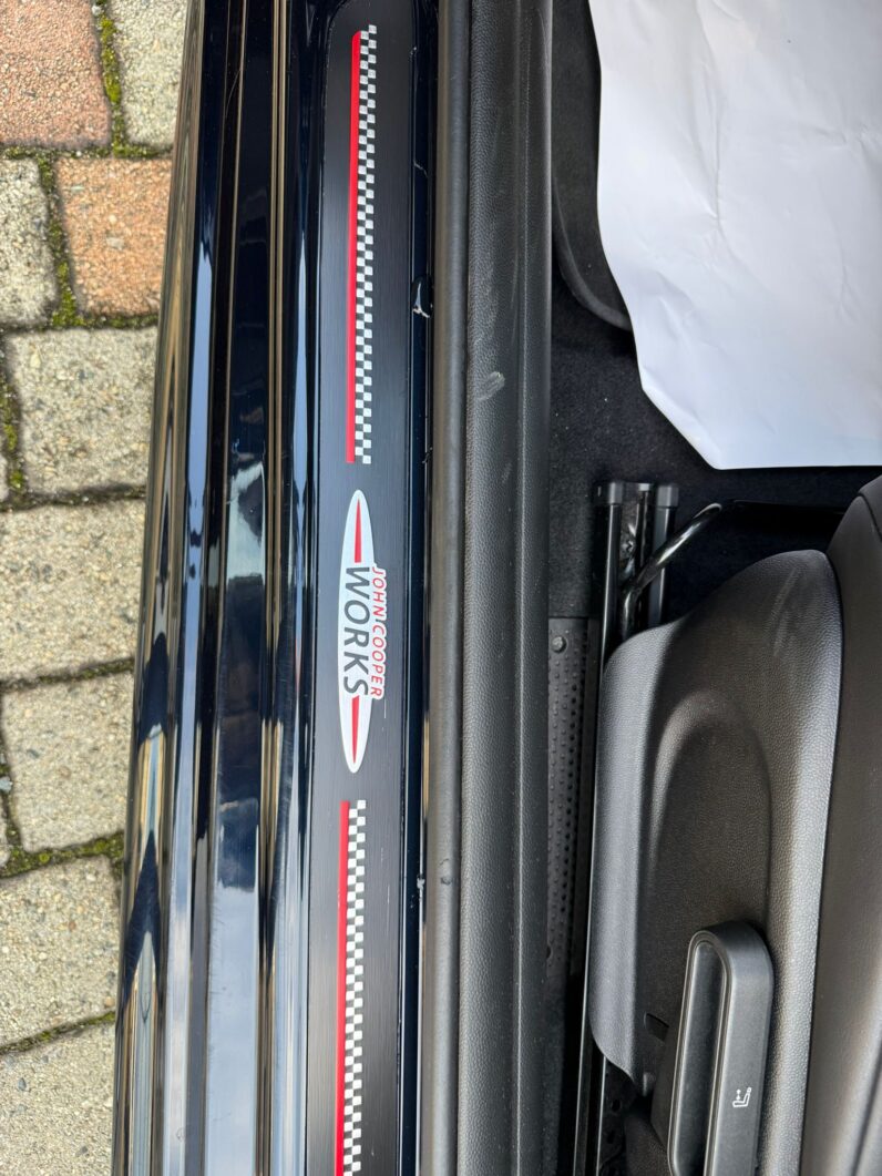
								MINI COOPER JCW full									