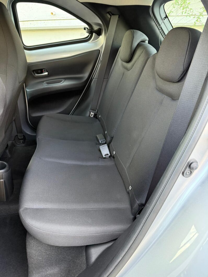 
								TOYOTA AYGO X BUSINESS full									