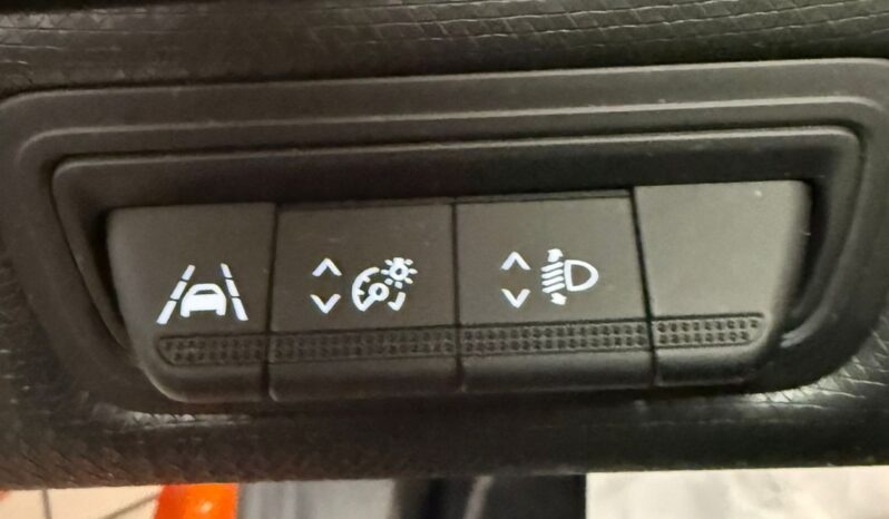 
								RENAULT CLIO EQUILIBRE full									