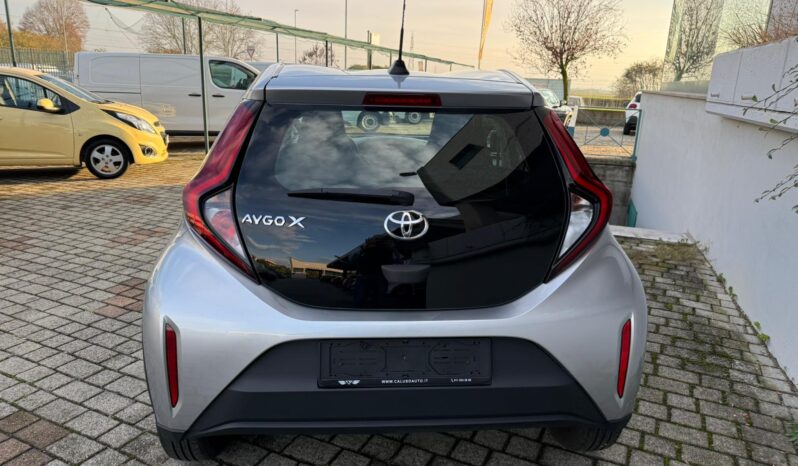 
								TOYOTA AYGO X BUSINESS full									