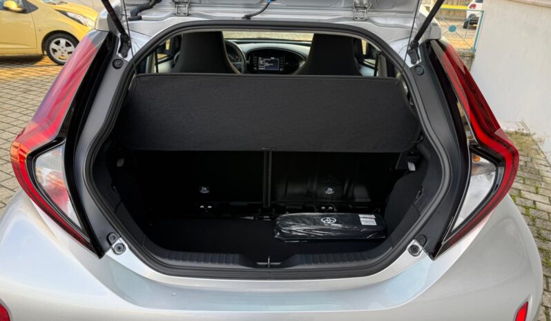 
								TOYOTA AYGO X BUSINESS full									