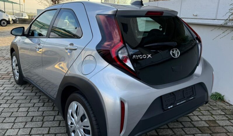 
								TOYOTA AYGO X BUSINESS full									