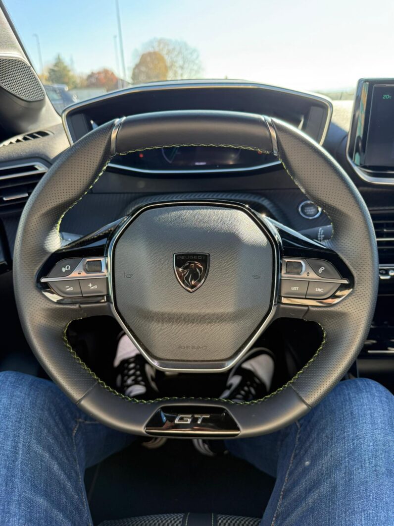 
								Peugeot 208 GT LINE full									