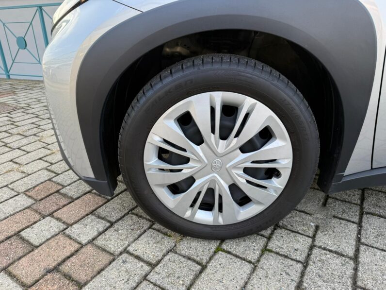 
								TOYOTA AYGO X BUSINESS full									