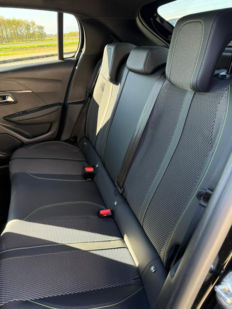 
								Peugeot 208 GT LINE full									