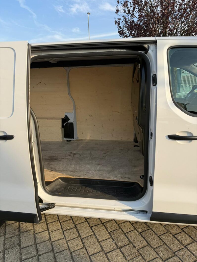 
								Fiat SCUDO L2H1 1.5 Bluehdi 120cv full									