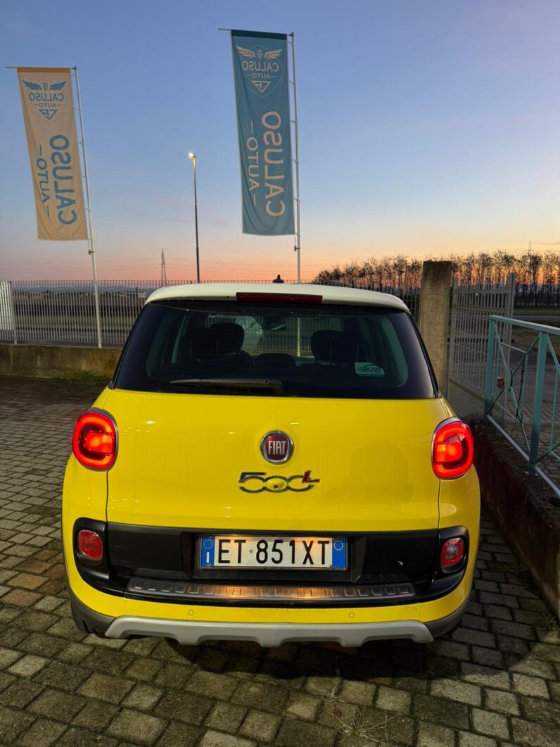 
								Fiat 500L TREKKING full									