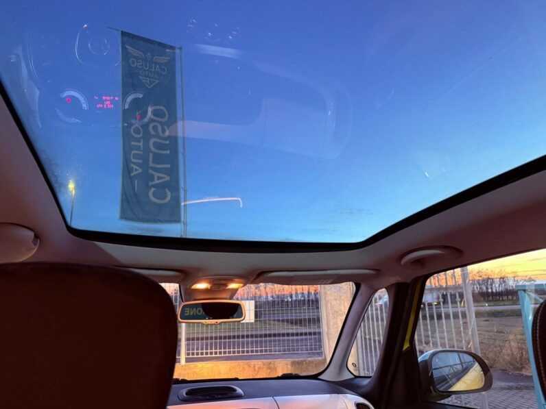 
								Fiat 500L TREKKING full									