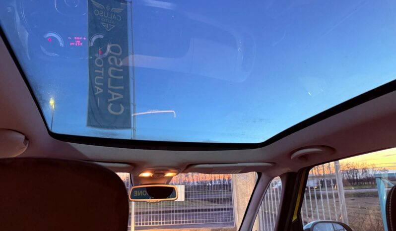 
								Fiat 500L TREKKING full									