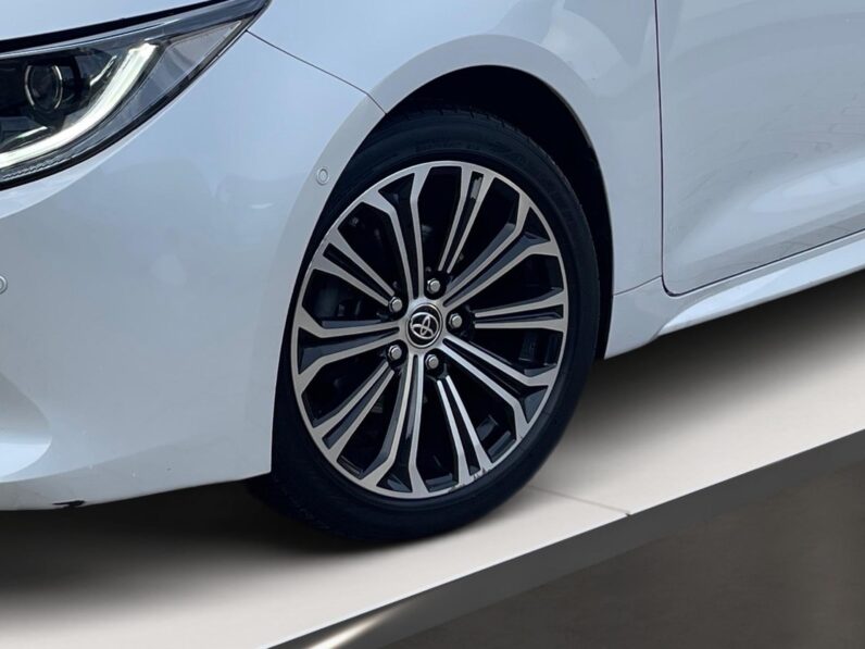 
								Toyota Corolla Style full									