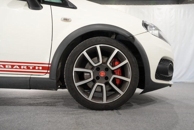 
								Abarth Grande Punto full									