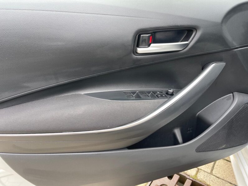 
								Toyota Corolla Style full									