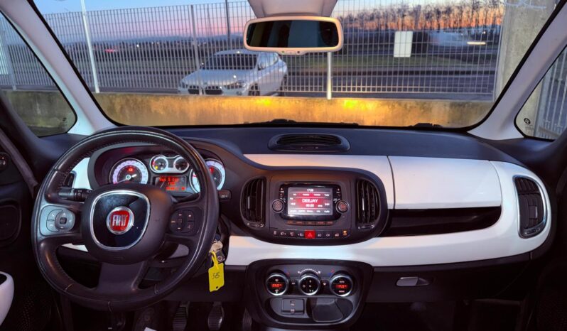 
								Fiat 500L TREKKING full									