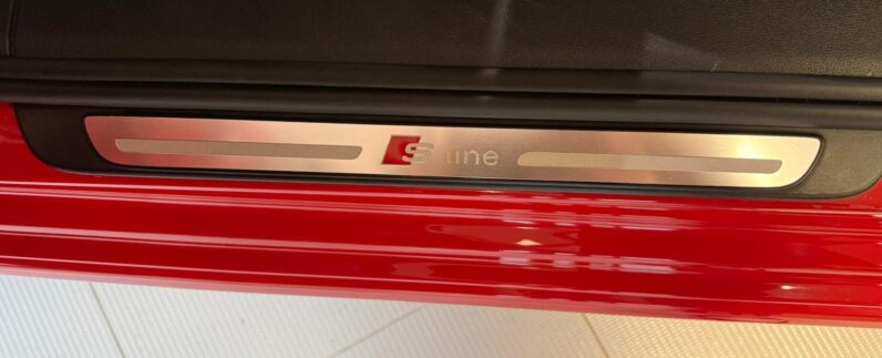 
								A1 Sportback 30 1.0 tfsi 116cv s-tronic full									