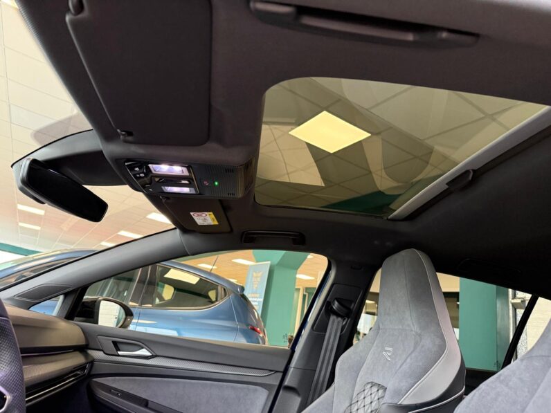 
								Golf 1.5 etsi evo R-Line 150cv dsg full									