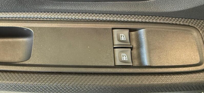 
								Sandero Expression GPL 100cv full									