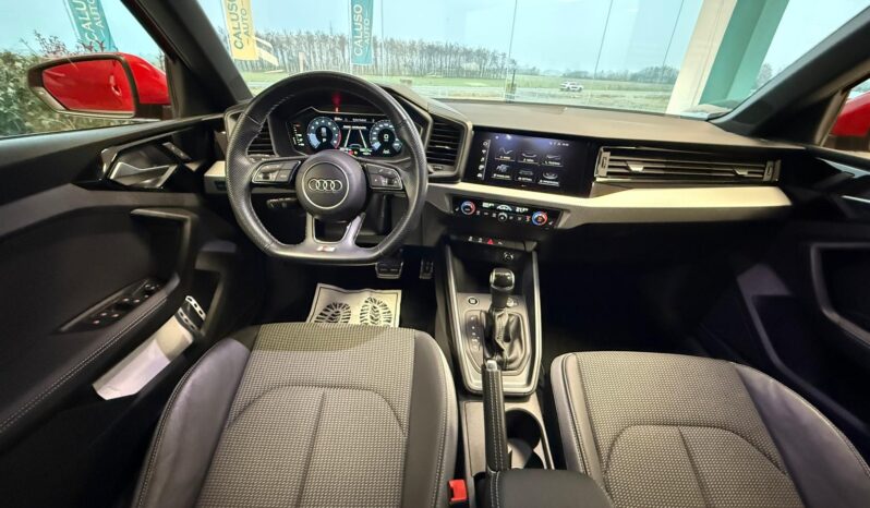 
								A1 Sportback 30 1.0 tfsi 116cv s-tronic full									