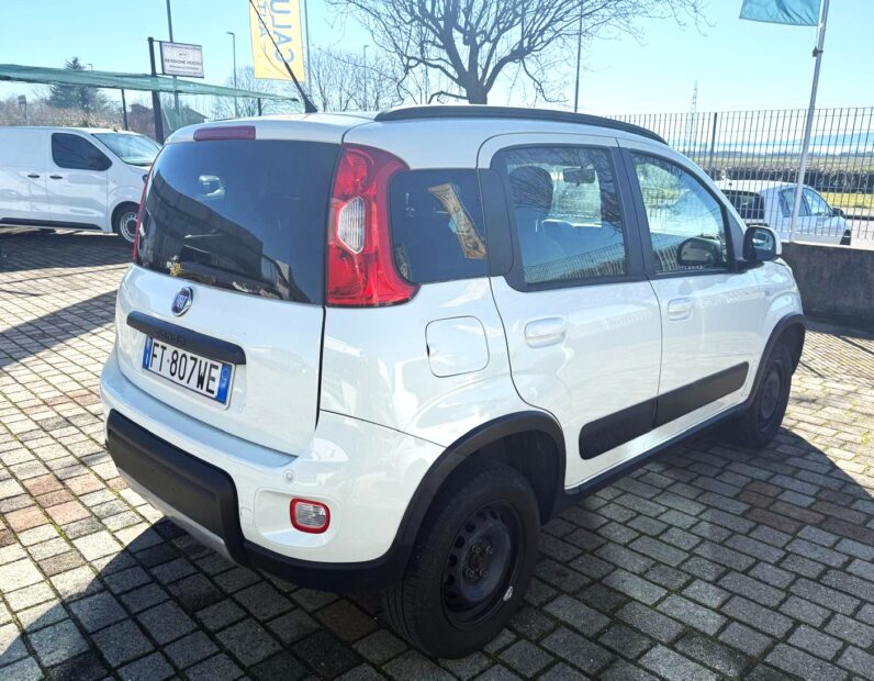 
								PANDA 4×4 full									