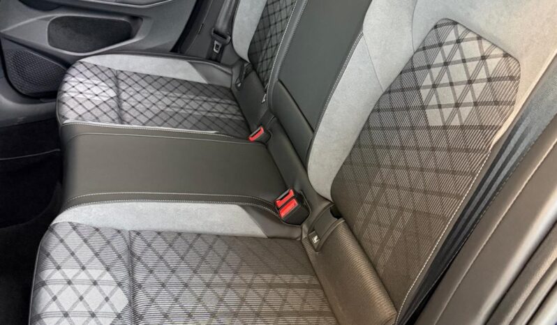 
								Golf 1.5 etsi evo R-Line 150cv dsg full									