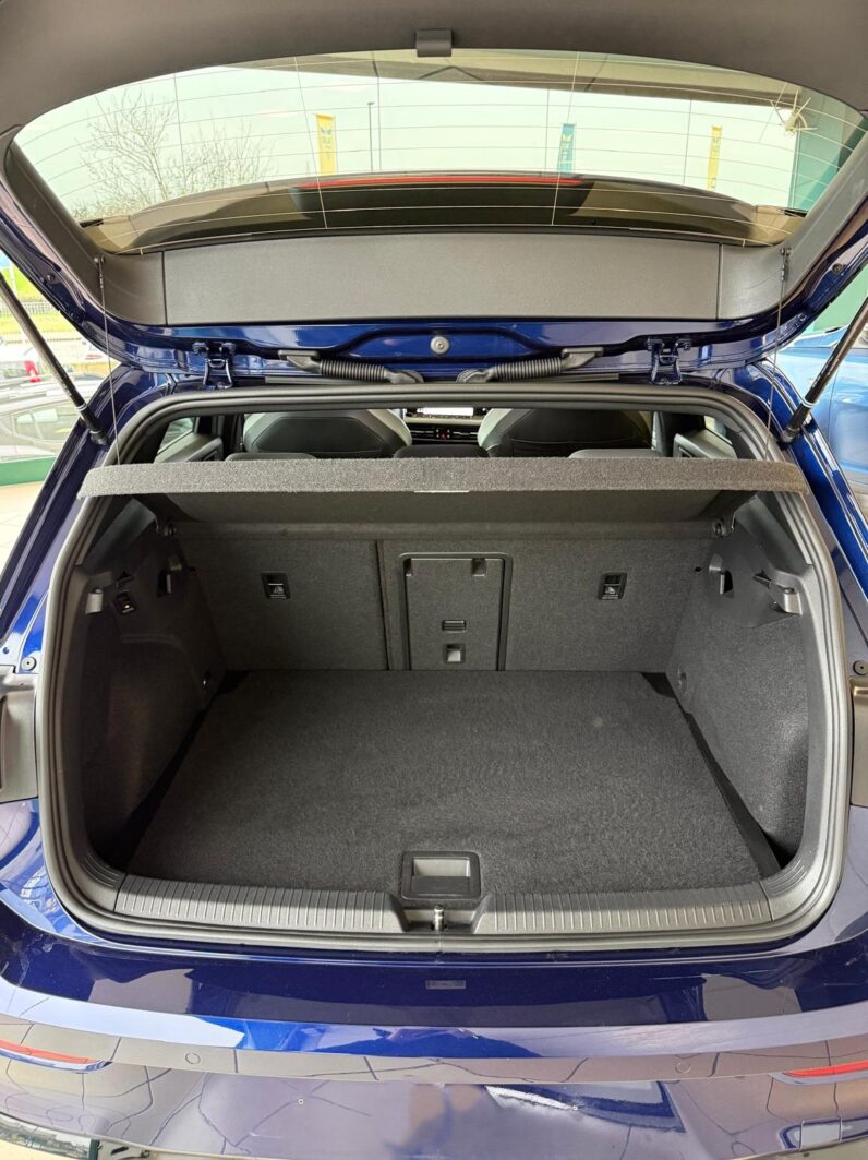 
								Golf 1.5 etsi evo R-Line 150cv dsg full									