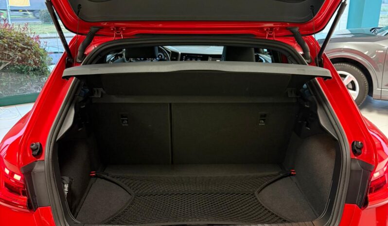 
								A1 Sportback 30 1.0 tfsi 116cv s-tronic full									