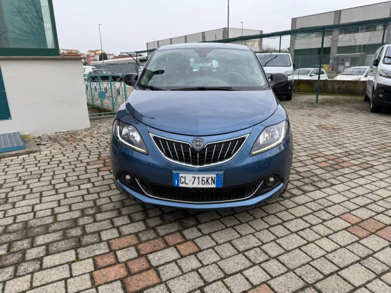 
								LANCIA YPSILON HYBRID GOLD full									