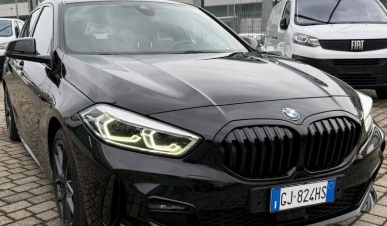 
								BMW 118 118d Msport full									