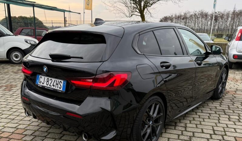 
								BMW 118 118d Msport full									