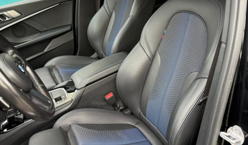 
								BMW 118 118d Msport full									