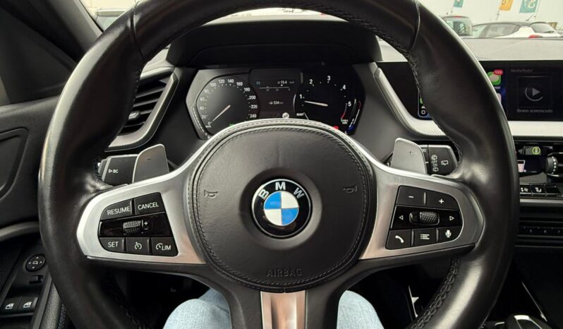 
								BMW 118 118d Msport full									