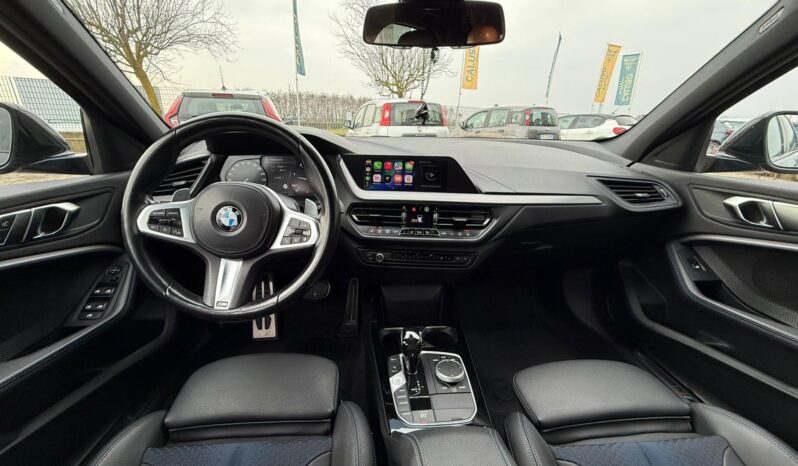 
								BMW 118 118d Msport full									