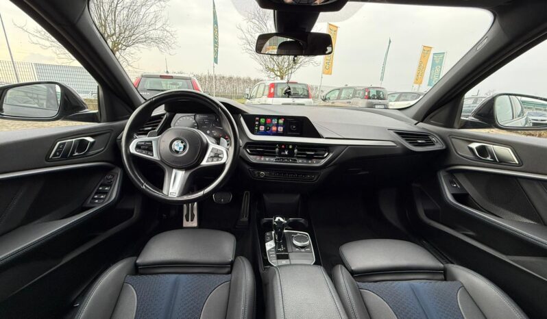 
								BMW 118 118d Msport full									