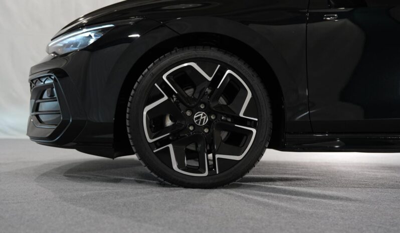 
								Golf  8.5 1.5 etsi evo R-Line 150cv dsg full									