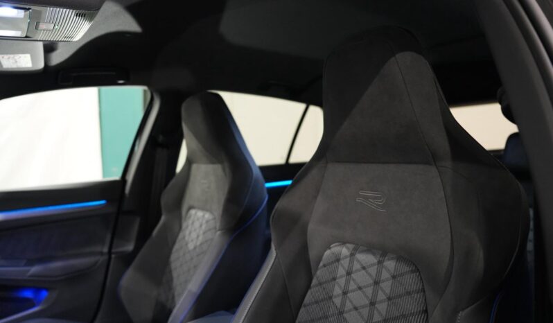 
								Golf  8.5 1.5 etsi evo R-Line 150cv dsg full									