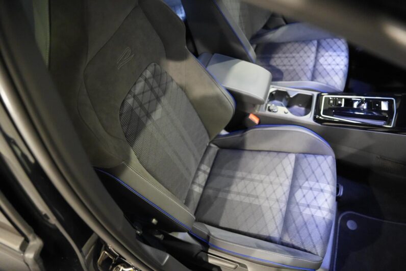 
								Golf  8.5 1.5 etsi evo R-Line 150cv dsg full									